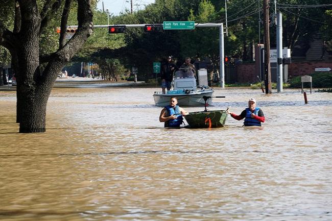Daños por huracán Harvey superarán 150,000 mdd