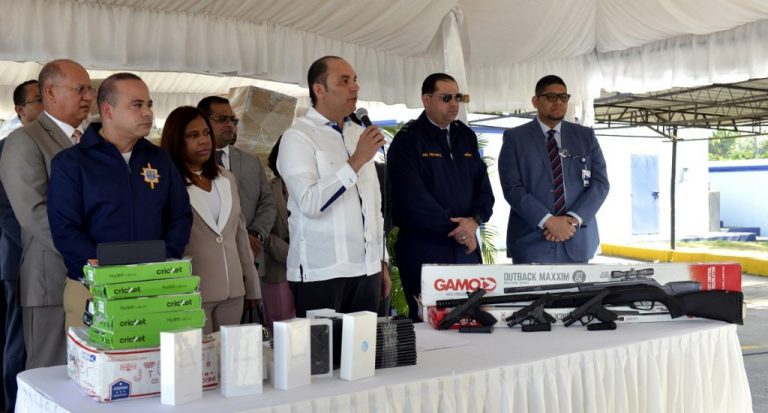 Encuentran cargamento millonario de celulares y otros artículos en AILA
