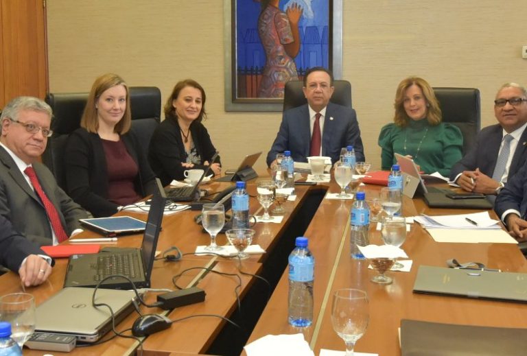 Misión FMI hace revisión a la economía dominicana