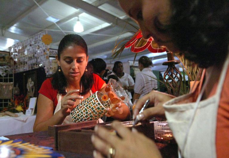 RD: Estudio revela mujeres reciben 16 y 35 % menos salario que los hombres