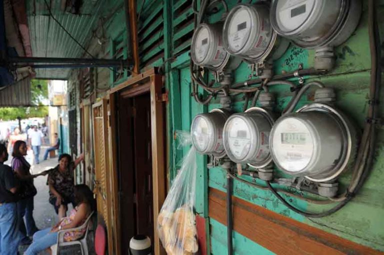 Advierten distribuidoras eléctricas adeudan a usuarios RD$173 mil MM