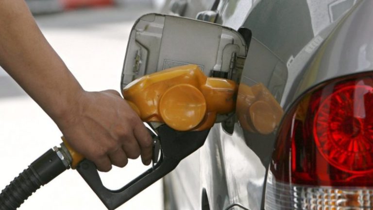 Suben precios de combustibles; Galón de gasolina premium costará RD$249.30