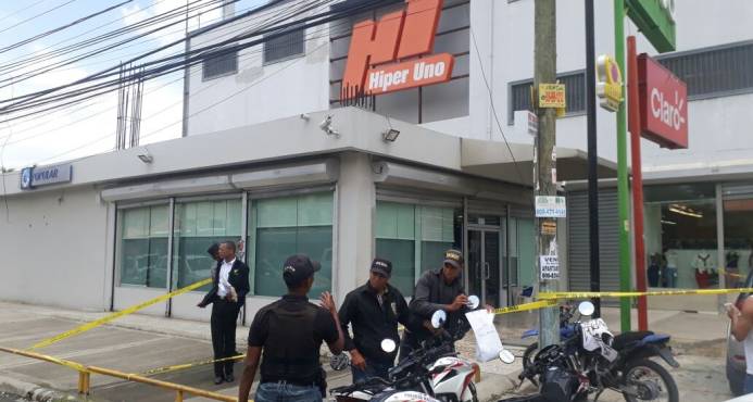 Delincuentes fuertemente armados asaltan otra vez una sucursal del Banco Popular Dominicano