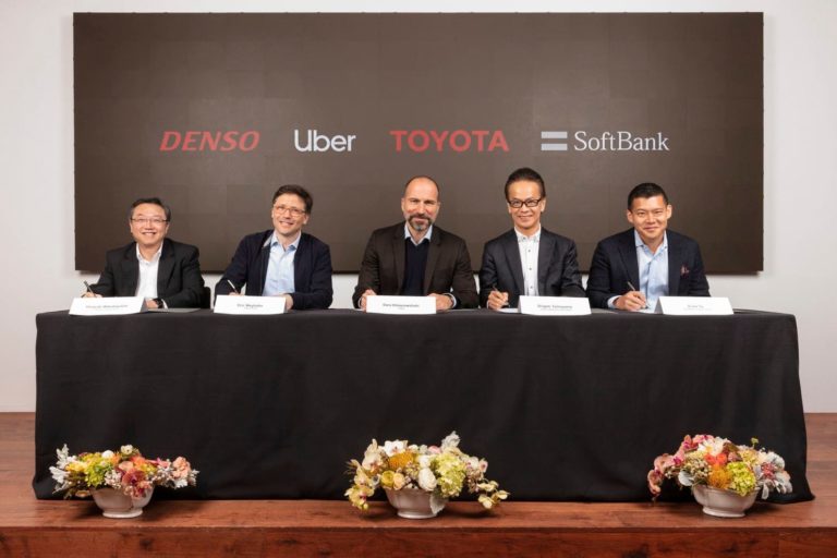 Toyota y Softbank amplían sus inversiones en Uber
