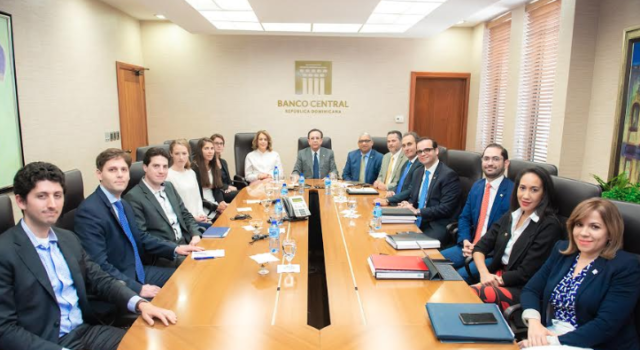 Gobernador Banco Central Valdez Albizu se reúne con inversionistas internacionales