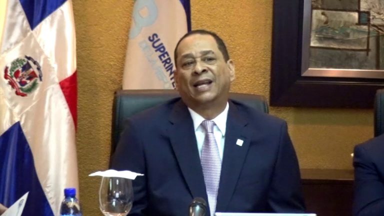 La Superintendencia de Bancos fortalece protección a los usuarios