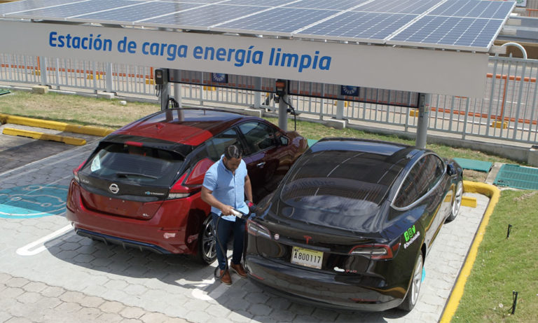 Banco Popular ofrece energía limpia gratis para autos híbridos y eléctricos