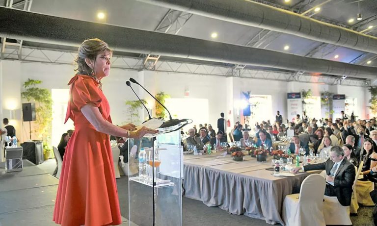 Embajadorade EEUU se queja de supuestas dificultades para invertir en RD