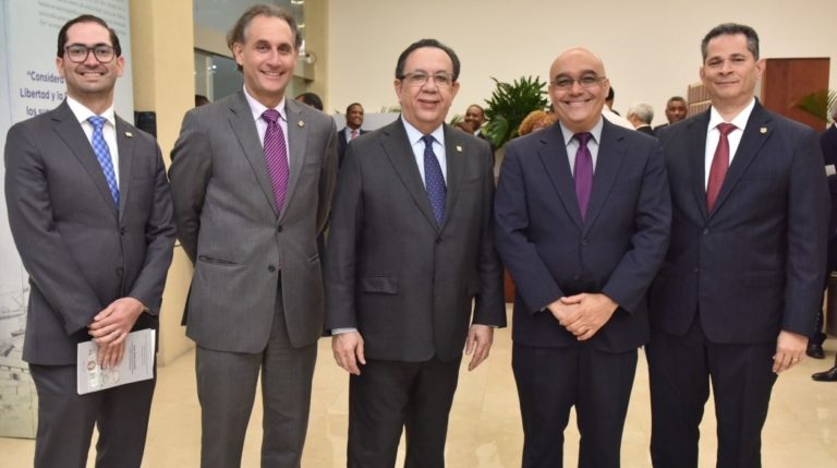 BCRD abre una exposición numismática y filatélica sobre la presencia de Juan Pablo Duarte en sus emisiones