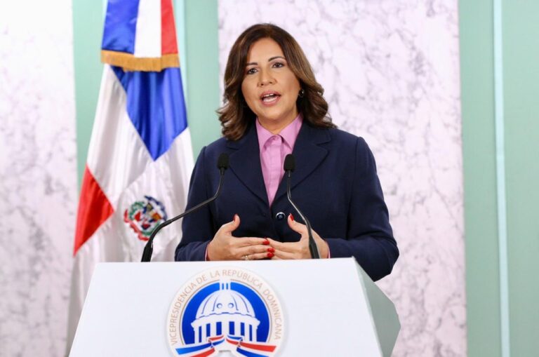 Cedeño dice incorporan otras familias al programa Quédate En Casa