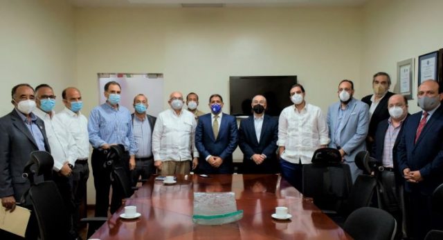 Agricultura y supermercados acuerdan disminuir ganancias en productos canasta básica