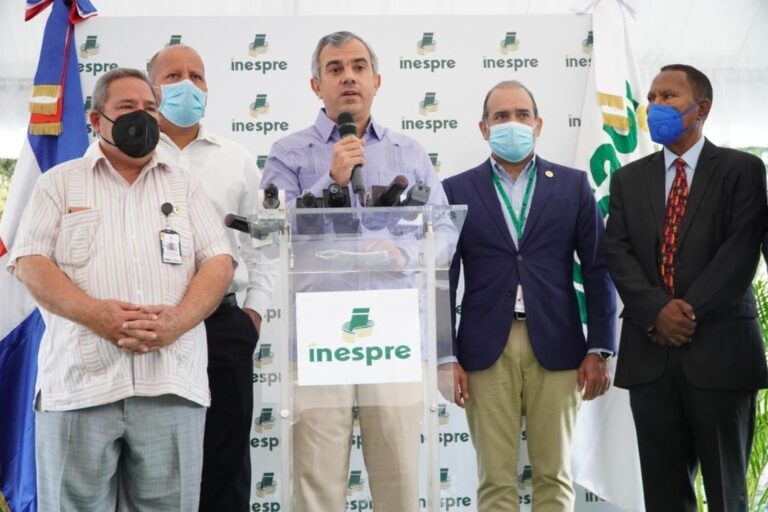 Gobierno vende pollos a $125 la unidad