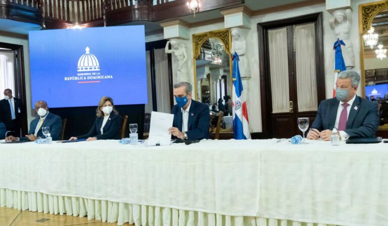 República Dominicana firma Pacto Eléctrico