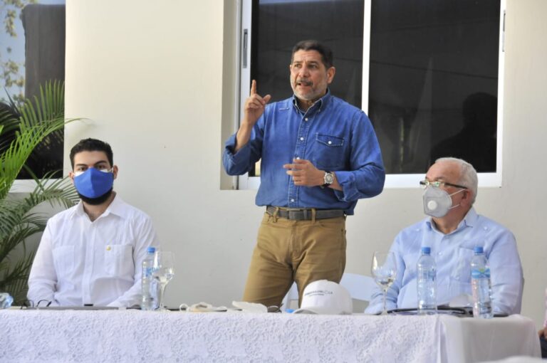 Agricultura implementa medidas fitosanitarias en puertos para evitar entrada de hongo