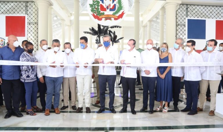 Abinader dice ha llegado el momento del relanzamiento económico de RD