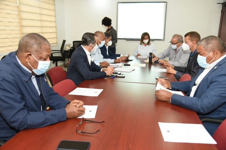 Diputados escuchan al Ministerio de Hacienda sobre 30% fondos AFP