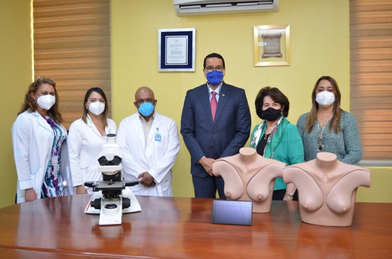 Fundación Popular entrega equipos médicos a la Maternidad Nuestra Señora de la Altagracia