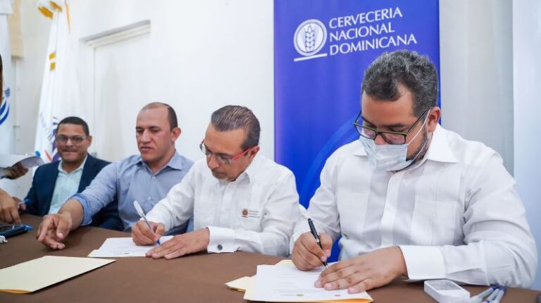 FEDA y Cervecería Nacional Dominicana comprarán maíz a productores de San Juan
