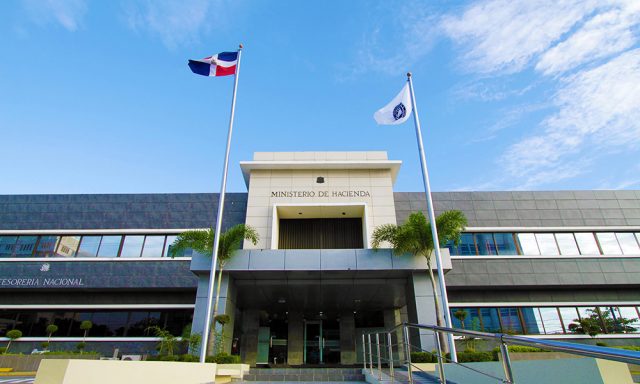 Ministro Hacienda Jochi Vicente dice consumidores serán protegidos