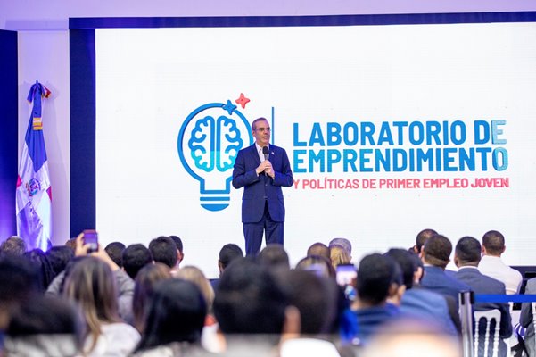 Luis Abinader lanza «Laboratorio de Emprendimiento» con inversión de RD$1900 MM
