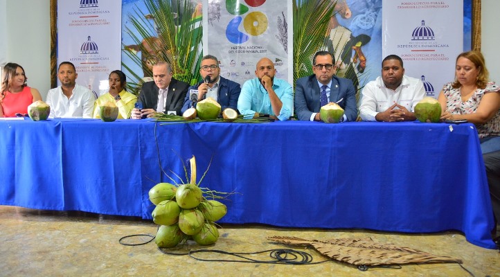El Gobierno destina RD$890 MM para apoyar a productores de coco