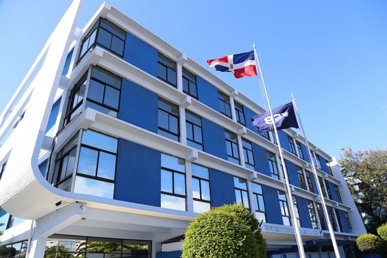 SB dispuso devolución RD$129 MM a usuarios