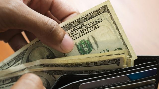 El dólar se fortalece y varias monedas latinoamericanas se devalúan