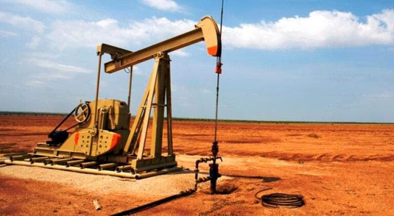 Petróleo de Texas baja 0,39 % y se sitúa en 92,16 dólares