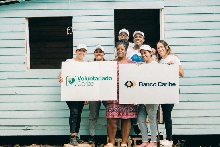 VIDEO; Voluntariado del Banco Caribe participa en “Pintaton” de Techo RD