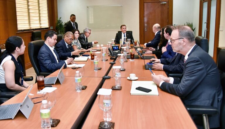 FMI califica de positiva gestión fiscal de Rep. Dom.