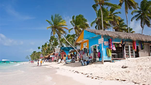 Aumentan salario mínimo al sector turístico RD