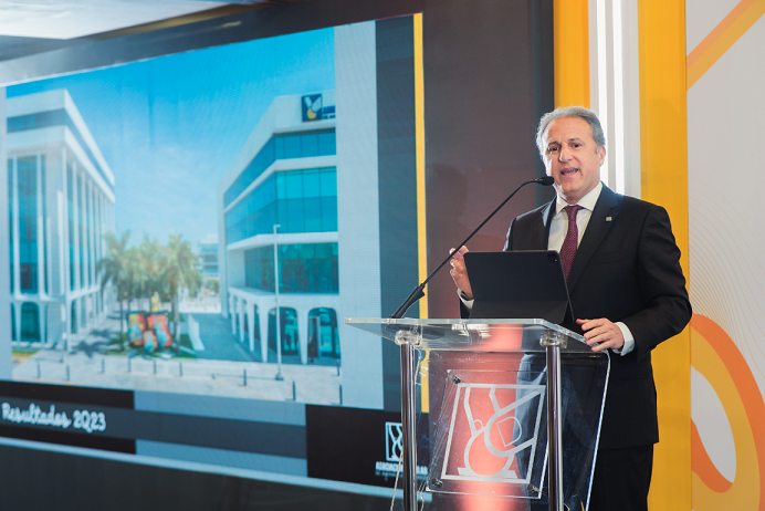 APAP reconoce a colaboradores