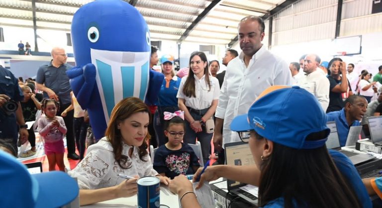Miles de personas asisten a jornada “Bancarizar es Patria” del Banco de Reservas