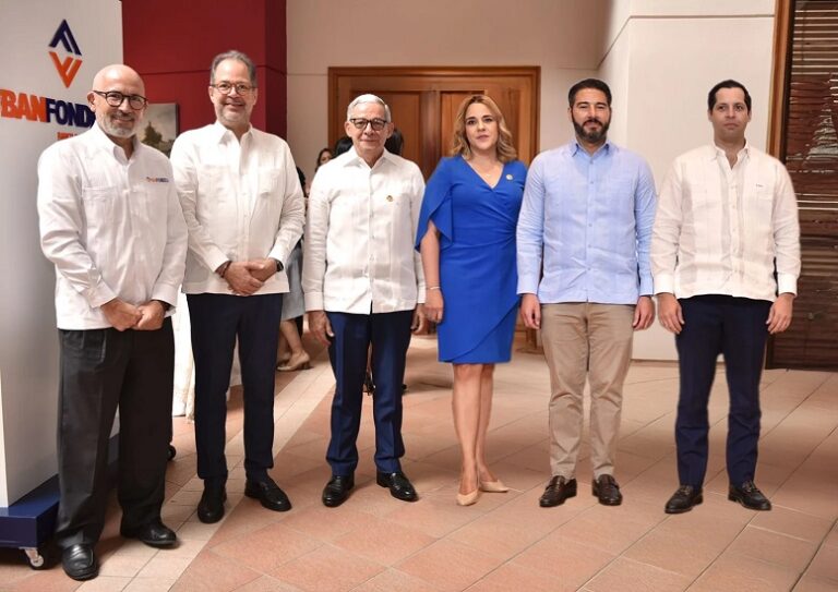 Banfondesa lanza primer bono sostenible en microfinanzas de RD
