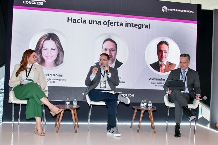 BHD expone su oferta para mujeres mayores